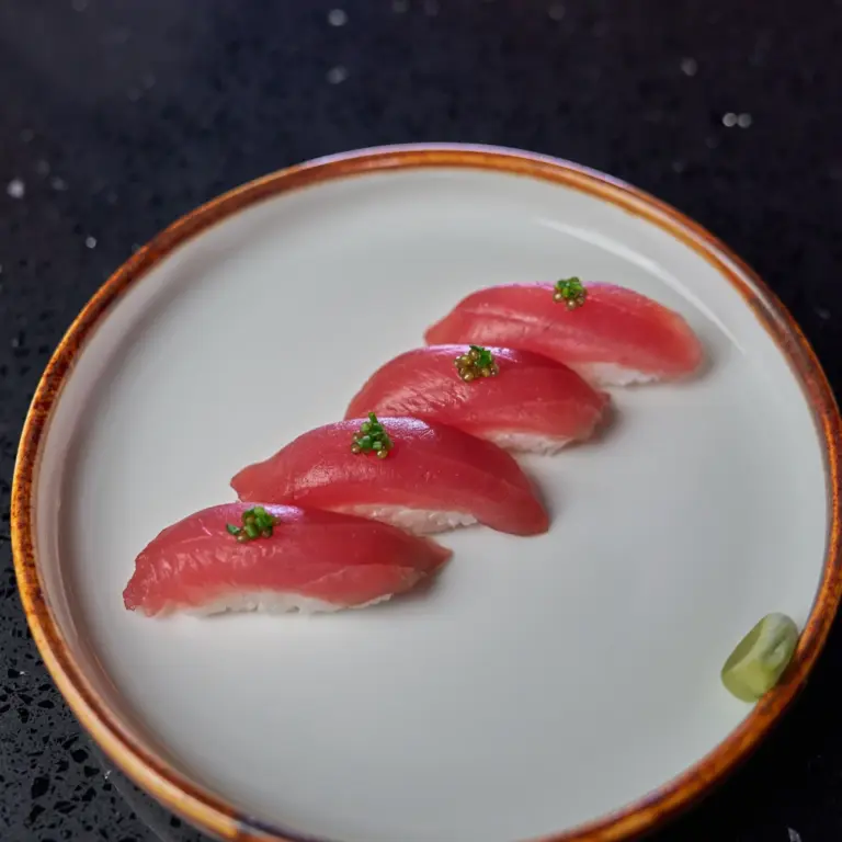 Tuna_Nigiri_molodost_restaurant_asian_food