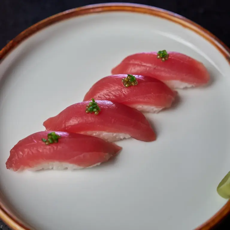 Tuna_Nigiri_molodost_restaurant_asian_food