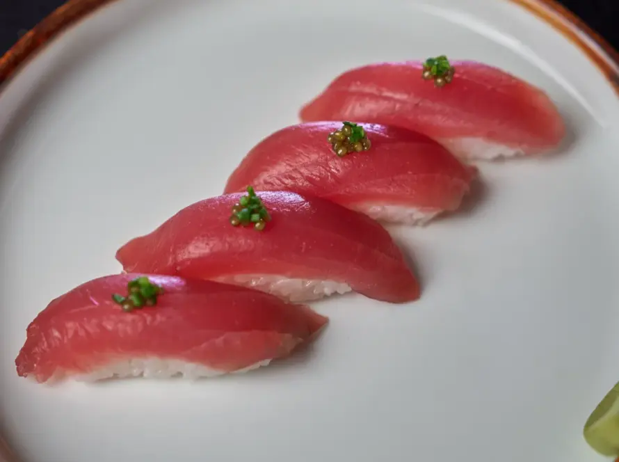 Tuna_Nigiri_molodost_restaurant_asian_food