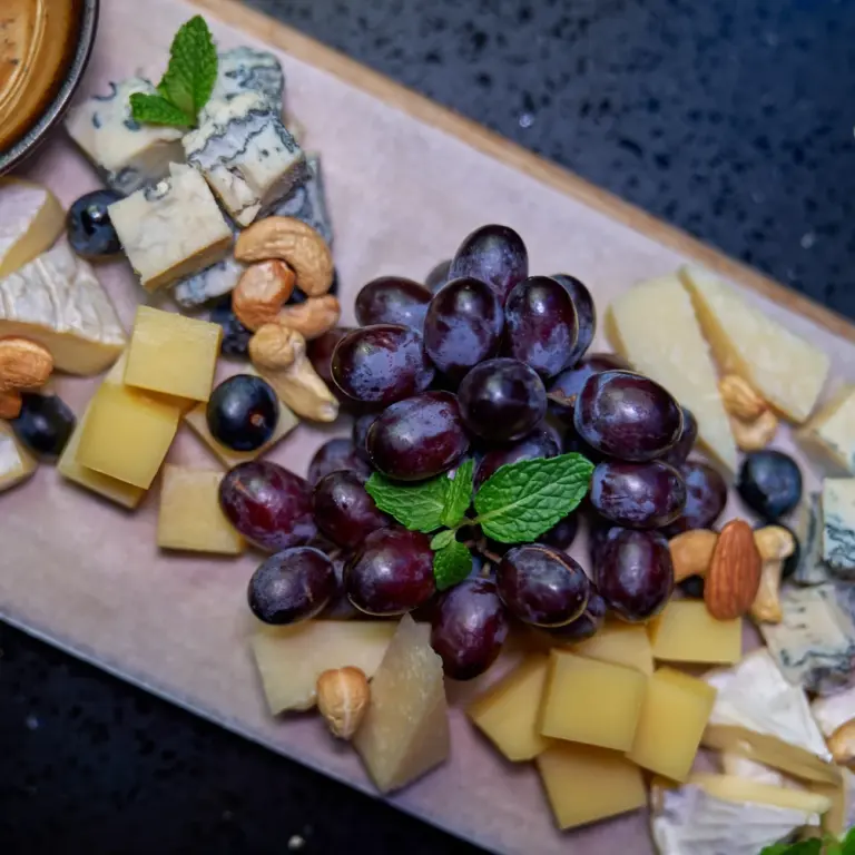 cheese_relay_restaurant_molodost
