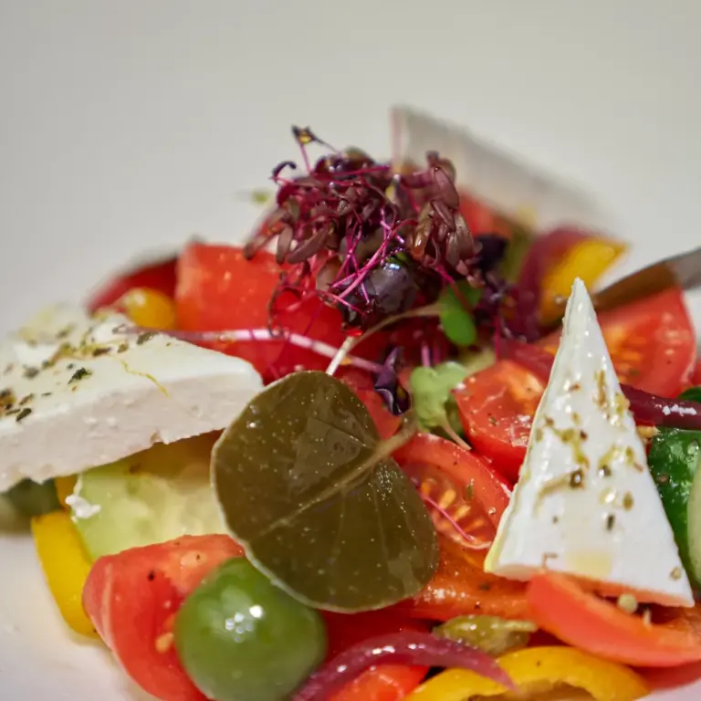 garden_whisper_russian_food_dubai
