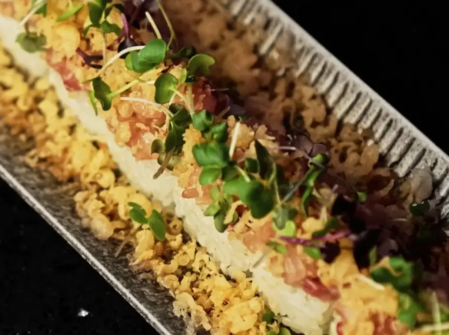 molodost_dubai_sushi rolls_california_1200