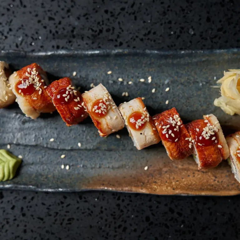 molodost_dubai_sushi rolls_canada_2