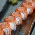 molodost_dubai_sushi rolls_philadelphia