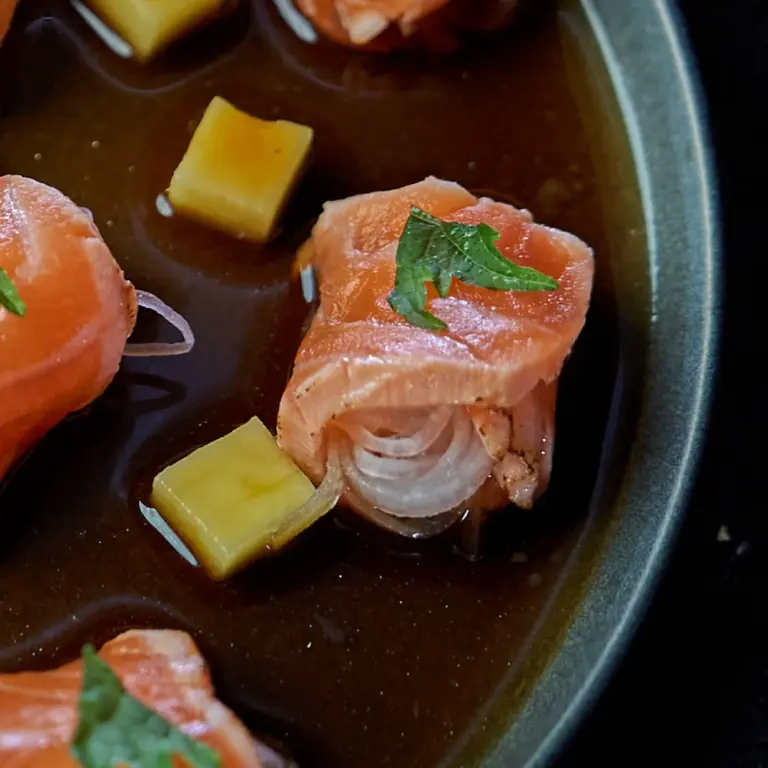 salmon_tataki_molodost_restaurant_dubai