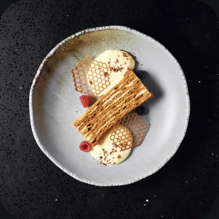 signature_honey_cake_dybai_restaurant