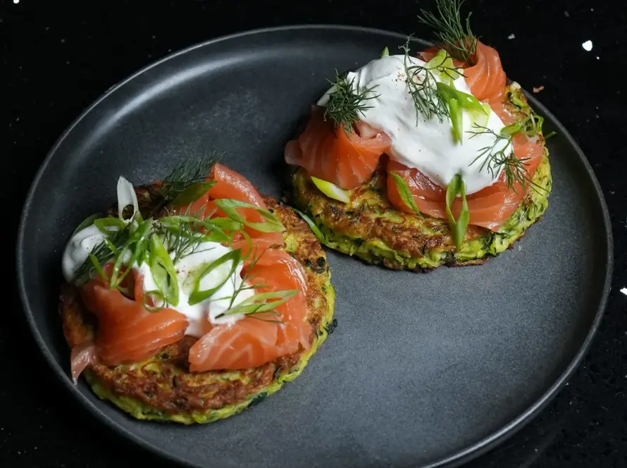 zucchini_pancakes_with_salmon_restaurant_duabi