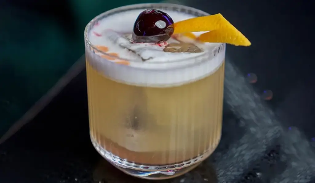 Service Style During Nightlife Hours